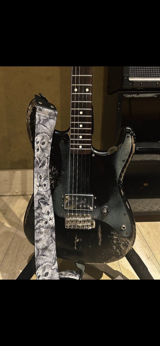 irokani_ako's tweet photo. #SpiceNote 様にギターストラップをご提供いただきました🐱🐈‍⬛
⁡
これ本当に色味と質感が超かわいいの！
大好きな猫ちゃんに囲まれてハッピーな気持ちになれます♥️
長さも使いやすさも丁度良い感じ🙆‍♀️
これから大活躍すること間違いなしです🌟

皆さんもぜひチェックしてみてくださいね〜🙌 https://t.co/p6dPS1Vwg2
