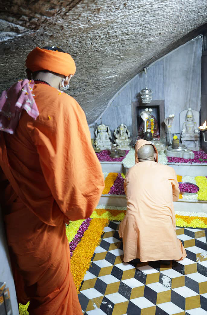 GorakhnathMndr's tweet photo. गोरक्षपीठाधीश्वर, महंत श्री @myogiadityanath जी महाराज ने आज जालौर स्थित सिरे मन्दिर में भगवान शिव की विधि-विधान से आराधना कर लोक-मंगल की कामना की। https://t.co/h904VcexFW