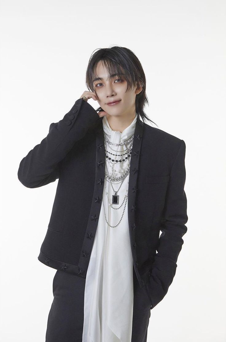 How many days until OT13 SVT return? tweet media