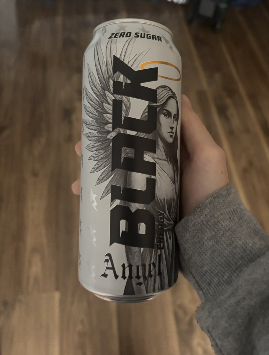 akpzks's tweet image. will be trying this rn.. the flavor is white chocolate and vanilla im #scared 😓