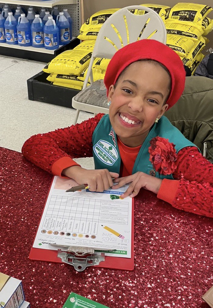 Lharperhunter's tweet photo. @LashaeAsh We will bring the Girl Scout Cookies! 🍪❤️ COOKIELANDRIA HQ 🍪❤️ https://t.co/ZZWBiM0eUI