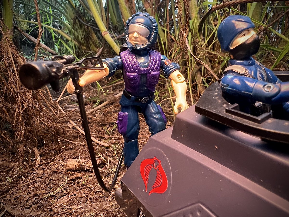 day 438 #joeaday Tele-Viper v1 1985 

I don’t have any problem with fun, bright colors, I really don’t. But there is something to be said in favor of Cobra blues being the prominent color on specialty troopers. It looks more like a cohesive force. 9/10