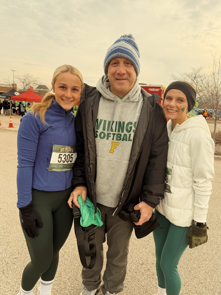 kahrstengeary's tweet photo. Happy St. Pattys!! ☘️☘️ 2nd place in my age group! Perfect morning for running 🌅🌅 https://t.co/nNT9WKAmfP