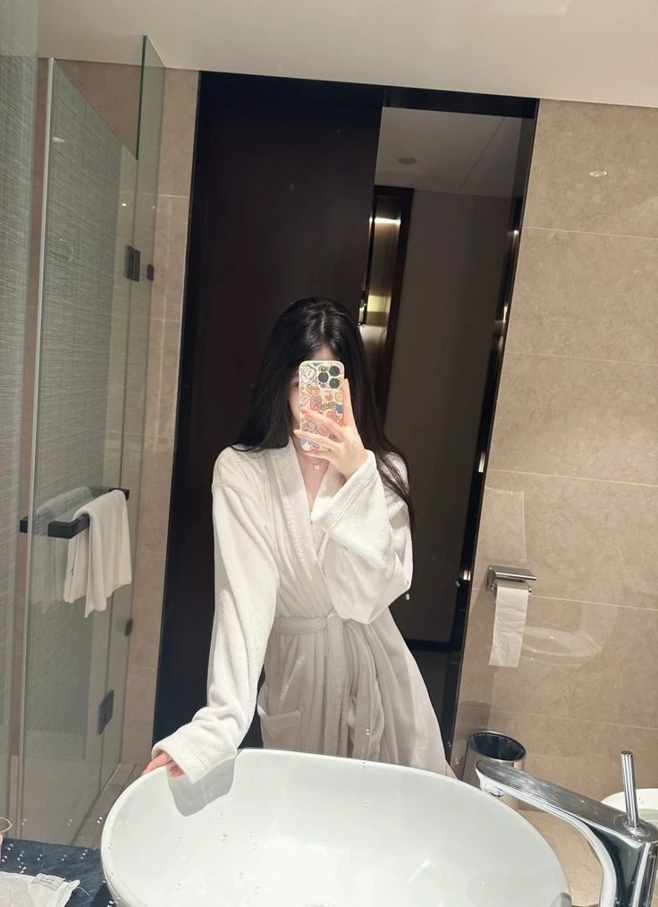 Sabrina Khan tweet media