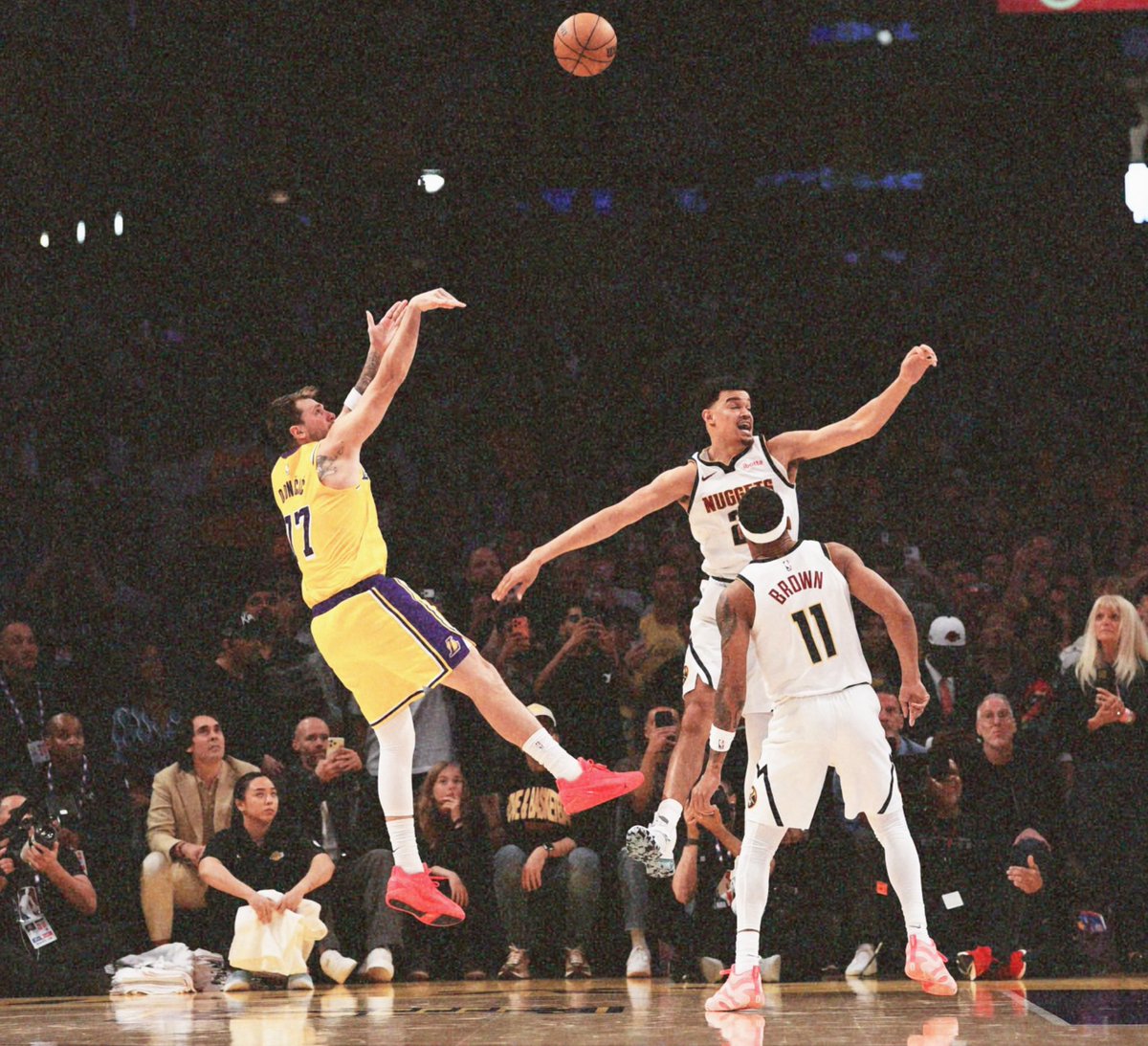 XOLakeShow's tweet photo. Kobe Bryant, the Art of the fadeaway. 🐍 https://t.co/uxGpUY7ydC