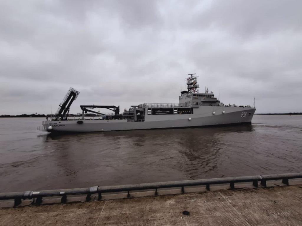 TNI Angkatan Laut tweet media