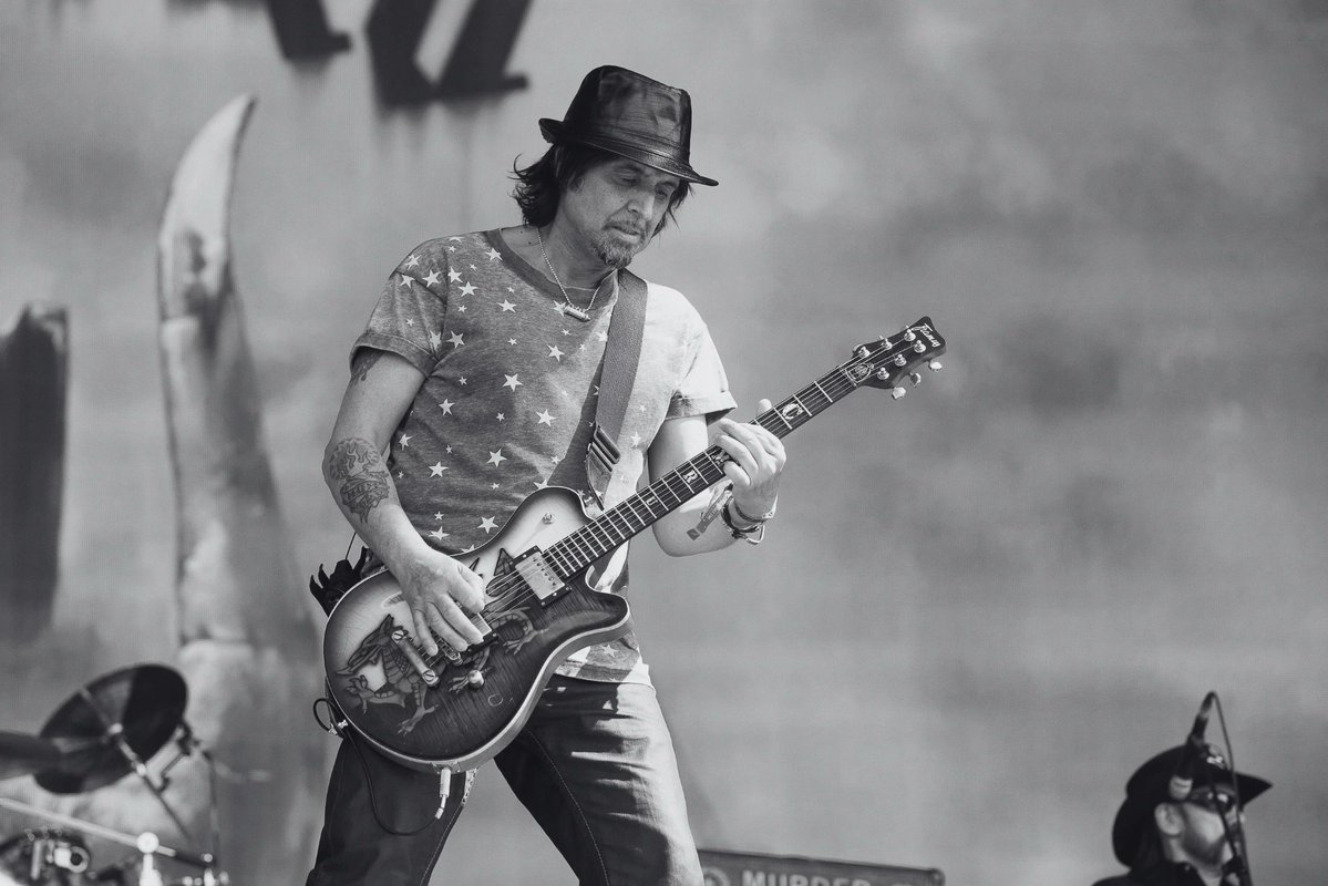 Tony Iommi tweet media