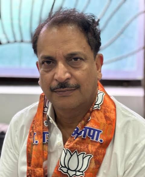 समाज के शिखंडी 
#सारणगैंगरेप 
#सारण_रेपिस्टों_को_फांसी_दो 
#सारण_की_बेटी_को_न्याय