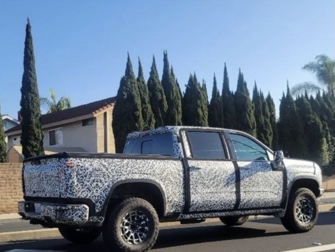 السيارات tweet media