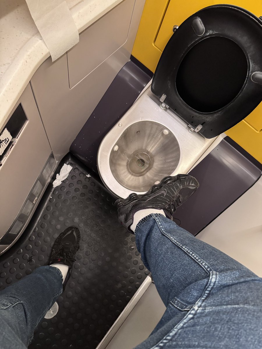 MasterAbiks's tweet photo. Chciałbyś mieć tak ryj szmato, wyciągaj portfel a ci to załatwię 😈
You wish your head was right there slut, give me your wallet and your wish come true 😈

#master #cashmaster #slave #cashslave #findom https://t.co/wr1EArKGnw