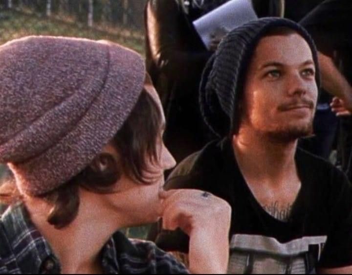 xxlouhs's tweet photo. louis is a great person to just sit and kind of admire what he's like 😖 https://t.co/X2bdfitezt