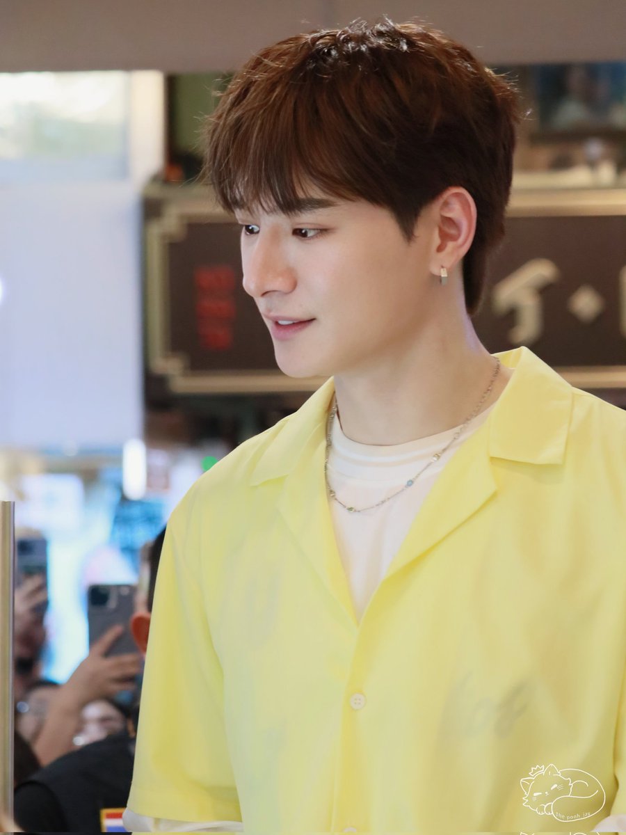 Thepooh_Jay's tweet photo. เป็นแก้วเป็นแสง เป็นออร่า 💫
#KristPerawat
#thepoohjaypixx https://t.co/RzVPSElSGh