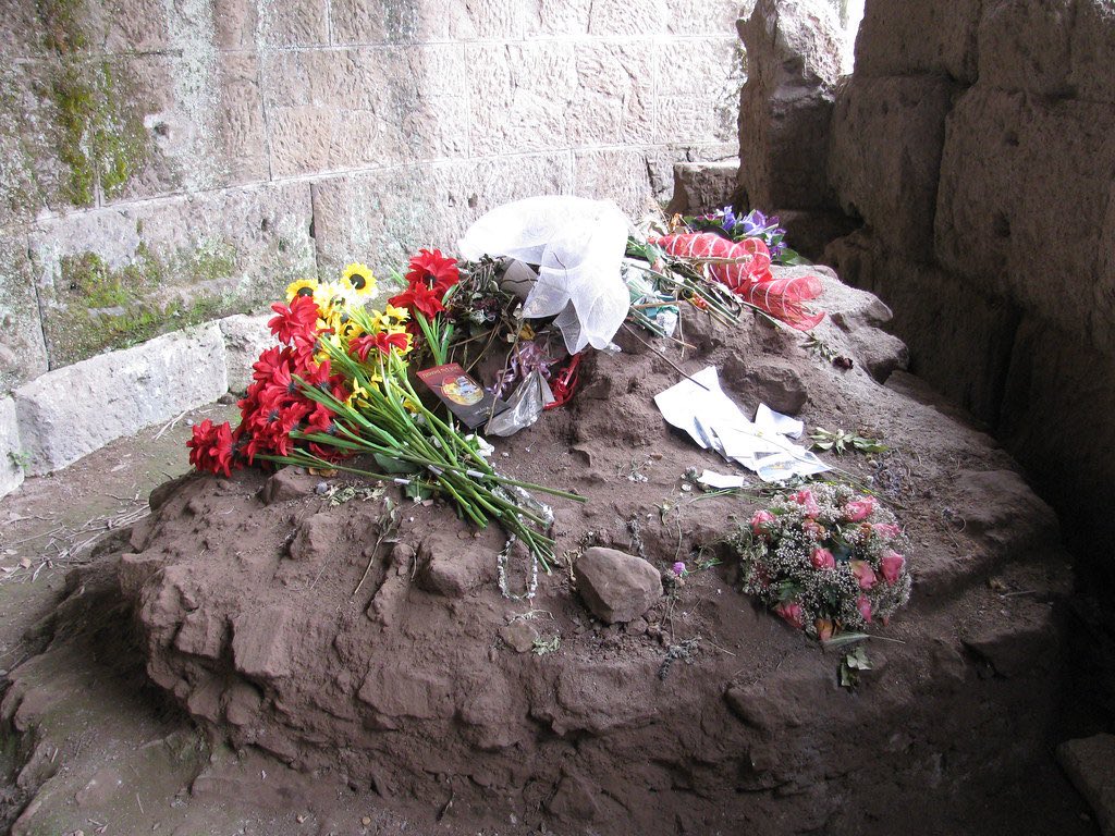 To this day, people still leave flowers at Caesar’s grave.
