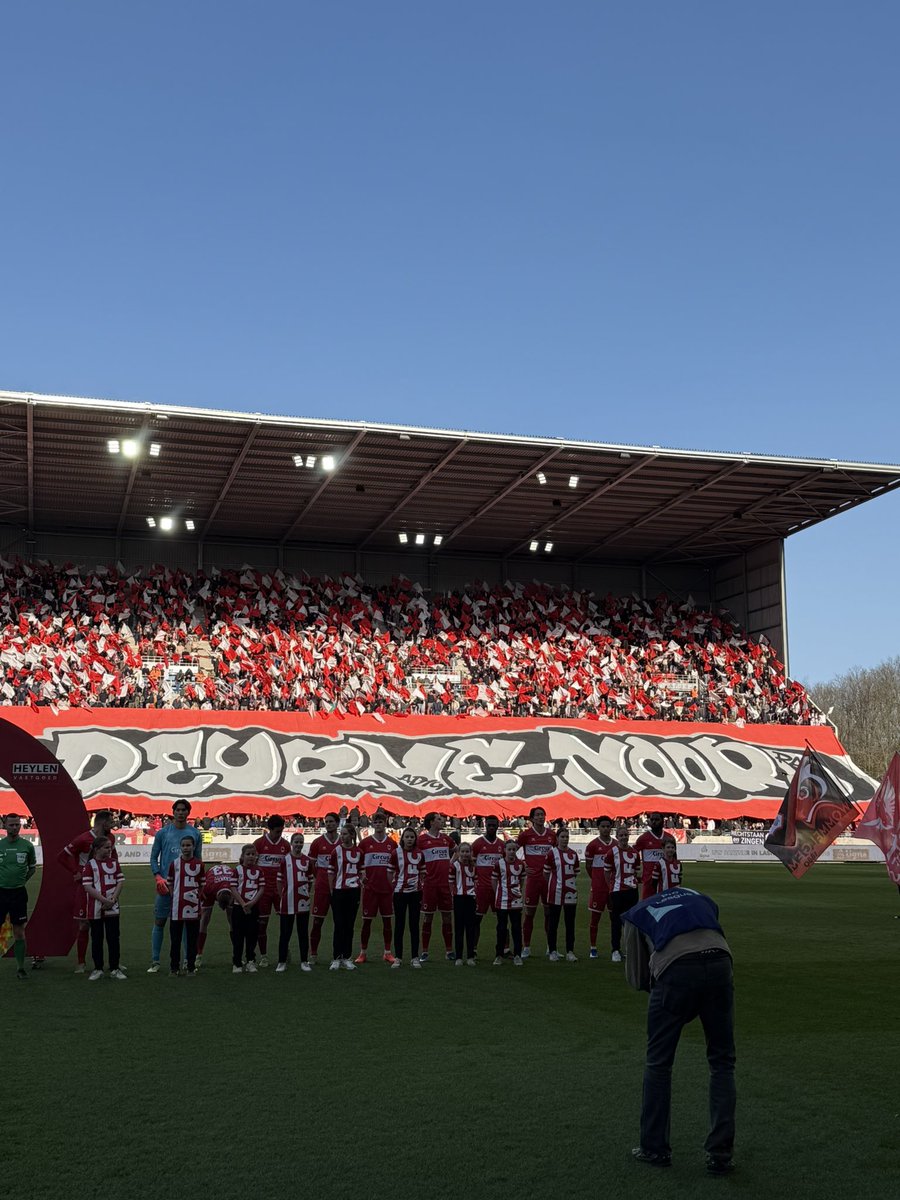 Een zondag op de Bosuil 🔴⚪️

#AntwerpStandard #antsta #jpl ⚽️