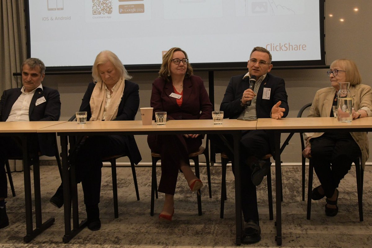 Przemysław Bąbel tweet media