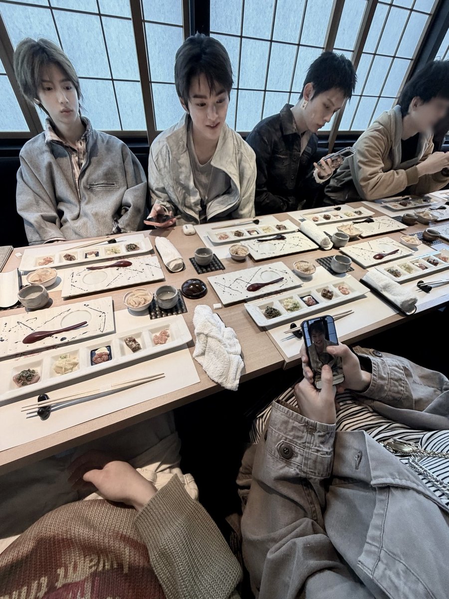 It’s Seven, C͟o͟͟e͟͟r͟͟. tweet media