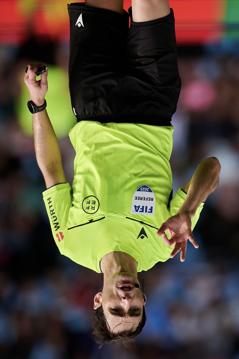 𝒞𝓇𝒾𝓈 tweet media