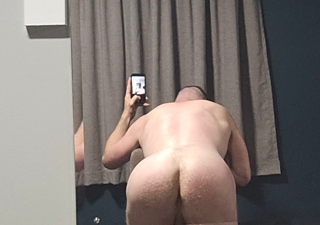RugbyTop2Bottom's tweet photo. Never had to take ass pics before but im learning 😂🍑😈 https://t.co/lRkAYJWDAR