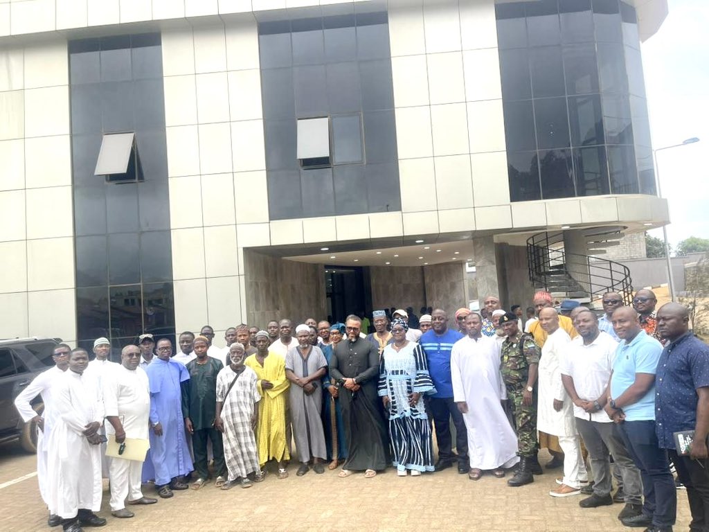 NatCA_sl's tweet photo. NatCA donated food items to 9 religious institutions (5 mosques &amp; 4 churches) during a ceremony at NatCA Tower HQ in the spirit of Ramadan and Lent. The gesture reflects NatCA’s commitment to compassion, unity, and religious harmony in Sierra Leone. NatCA-Connecting the Future. https://t.co/4VB3og5ygl
