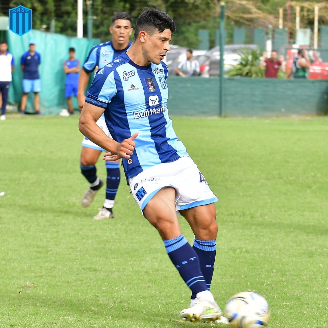ImborrableTelmo's tweet photo. ⚽️Debut con la camiseta de #SanTelmo para Facundo Roncaglia. El de Chajarí fue titular, dorsar N° 4, completó los 90´, partido correcto.
🔎Jugadores #Candomberos más longevos desde que el club actúa en #PrimeraNacional
⚽️Ardente (41)
⚽️Carranza (41)
⚽️Toledo (40)
⚽️Roncaglia (39) https://t.co/An5IdsFaCf