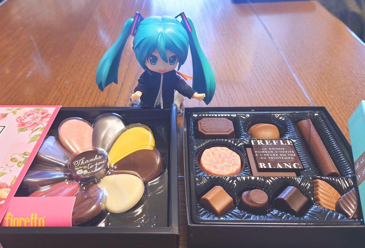 写真あげ忘れてたけどホワイトデーに旦那さんから✨
色んな種類あってどれから食べるか迷う……！