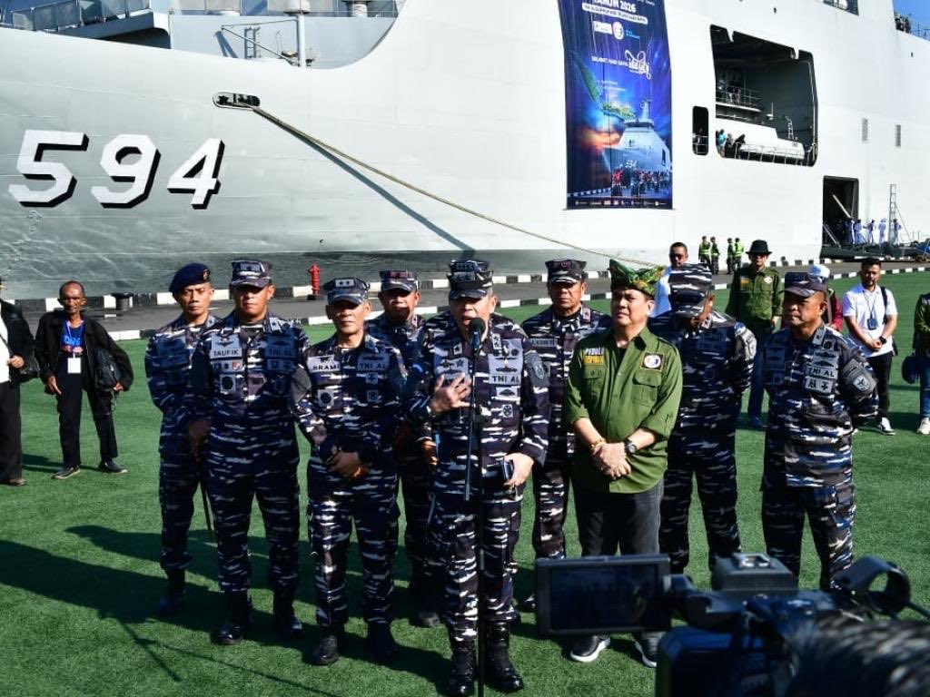 TNI Angkatan Laut tweet media