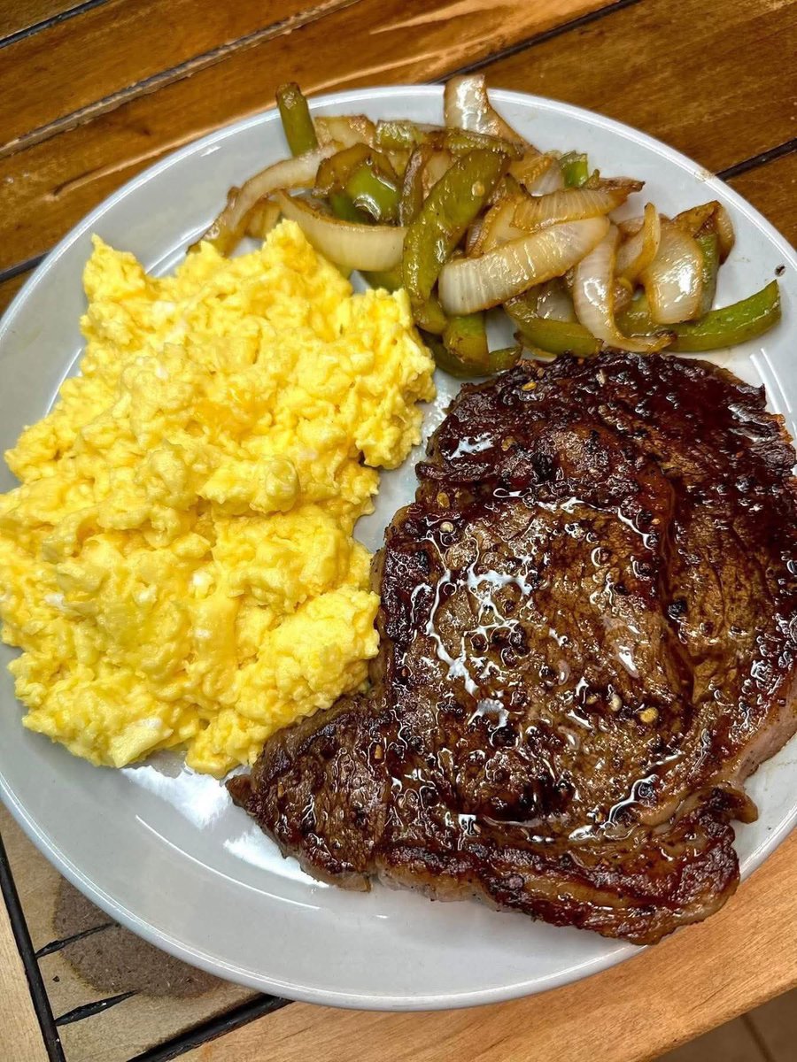 Eatinerni tweet media