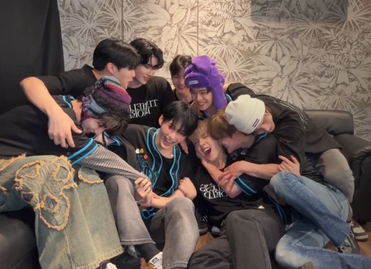 あ さ き 🍄🐱 tweet media