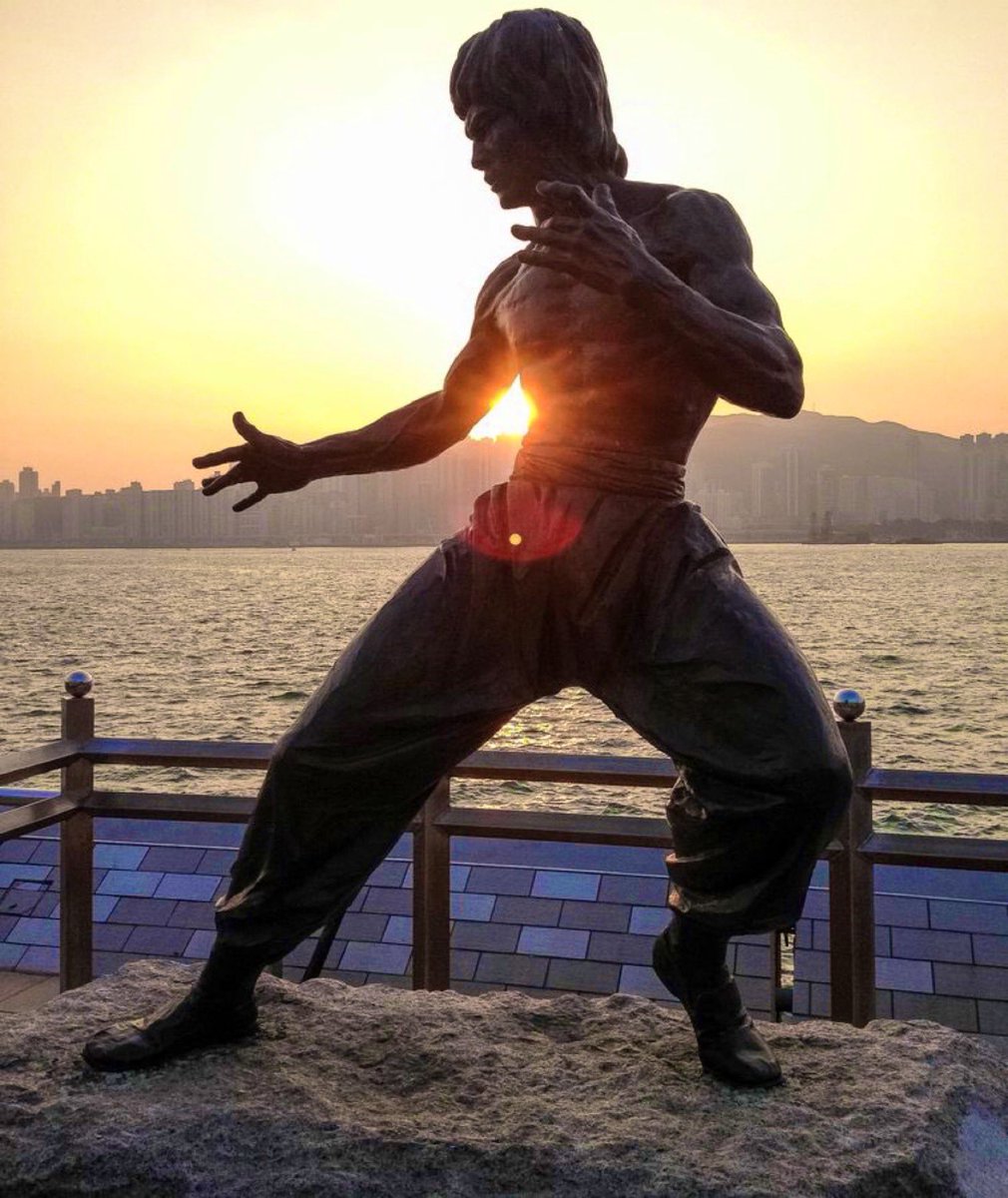 bruceleedragon1's tweet image. Good✨Sunday🌞Morning! Bruce Lee Sunrise🌞Hong Kong!