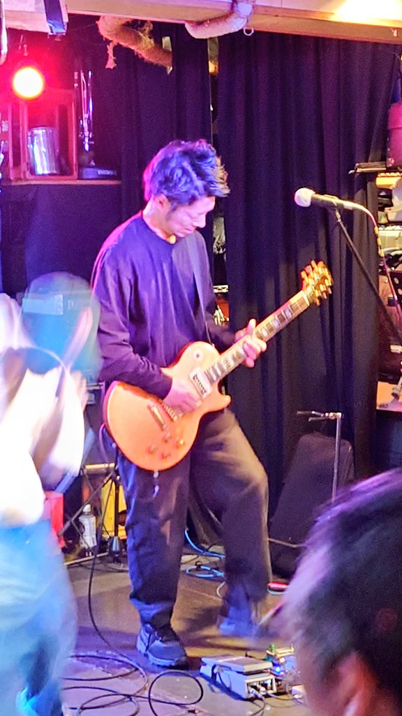 D_Atsuuuuuuuu69's tweet image. 井出っちがライブやるって事で…
近所なので、音小屋に行ってきました！！
レッチリとかレイジみたいな雰囲気あって、けっこう大好物な感じだったよー！

また、遊びに行こう…

#protein