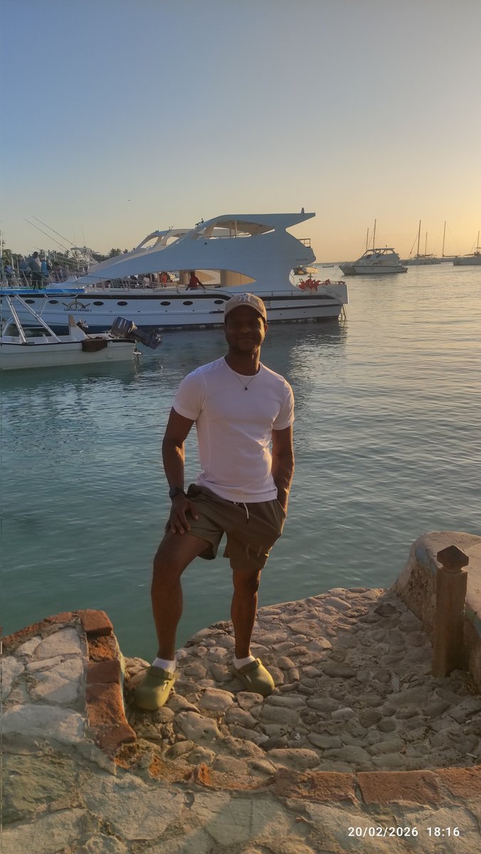 ↙ 💪🏽 🇩🇴🇪🇦🔞 tweet media