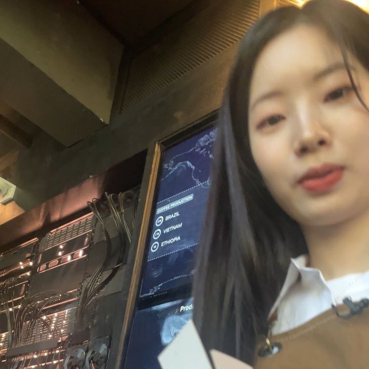 outrodhk's tweet photo. accidentally took photos of the cute barista at the café earlier, i may have fallen in love https://t.co/a3D4LaWHR8