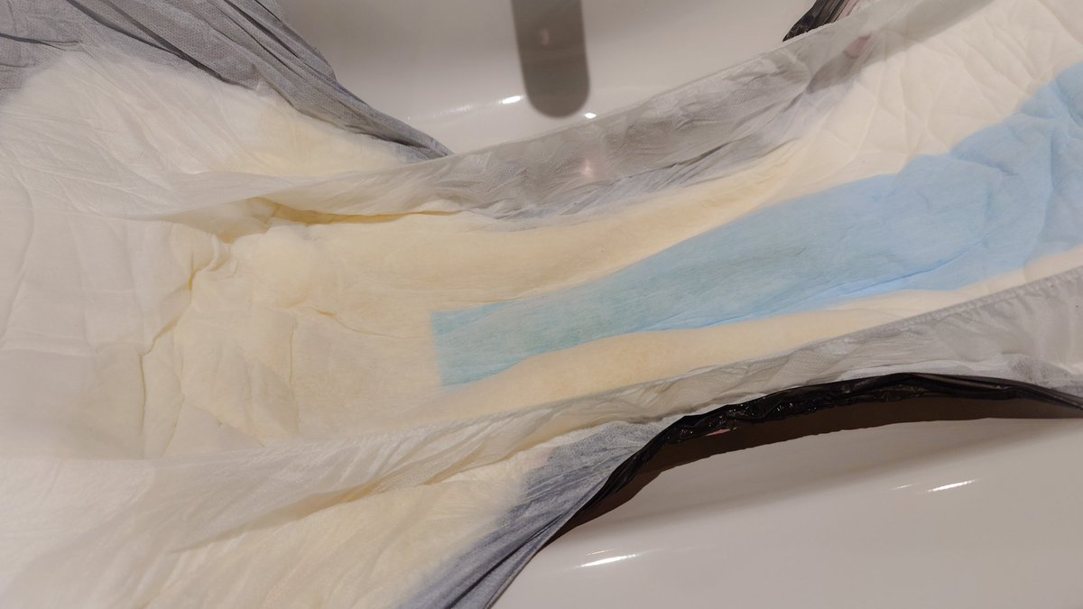 ハーク tweet media