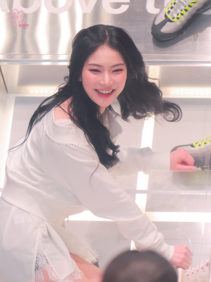 𝐛𝐥𝐨𝐬𝐬𝐨𝐦 🌸 tweet media