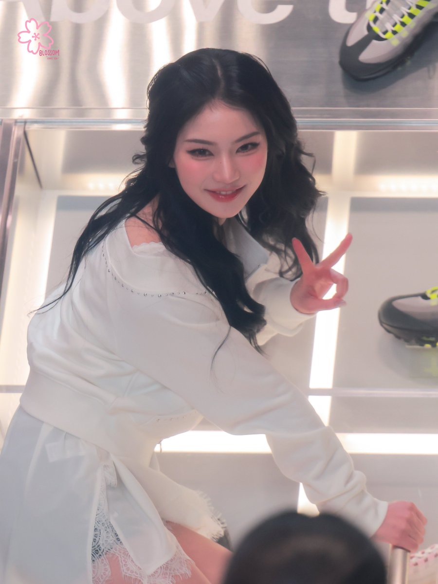 𝐛𝐥𝐨𝐬𝐬𝐨𝐦 🌸 tweet media