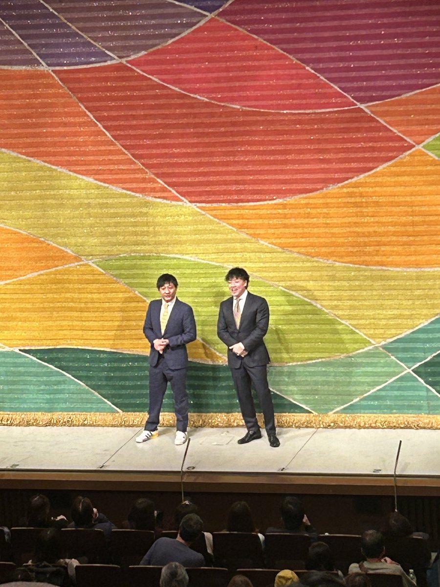 kyoukam0's tweet photo. オール阪神巨人師匠の50周年記念公演にて、前説を務めさせていただきました。

ご来場いただいた皆さま、本当にありがとうございました！

そして、阪神巨人師匠、芸歴50周年おめでとうございます。
このような節目の舞台に関わらせていただき、大変光栄でした。 https://t.co/ATAnrbNDcr