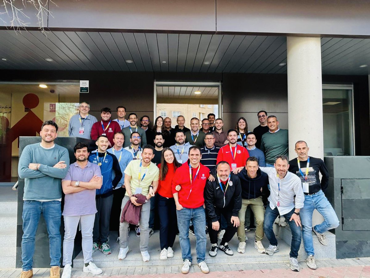 diegoperord's tweet photo. Nueva jornada de coordinadores deportivos salesianos SMX. Gracias a ponentes, asistentes y comisión.Creemos en el deporte como elemento clave en la educación y evangelización y así lo seguimos demostrando y viviendo cada temporada y en cada encuentro. 
#DeporteEducativoSalesiano https://t.co/iB9FAn5l89