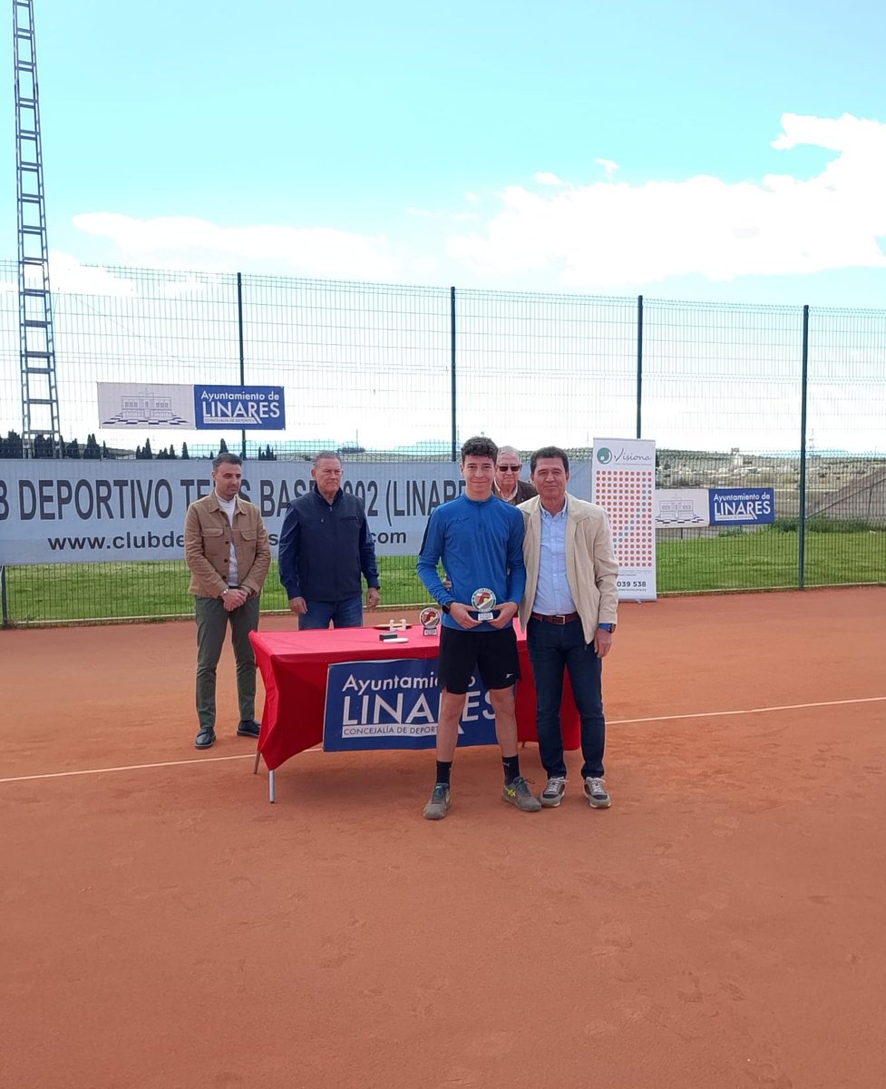 🎾 ATT - N1CT03
📍 C. D. T. Base 2002
🏆 José L. López subcampeón infantil 🥈