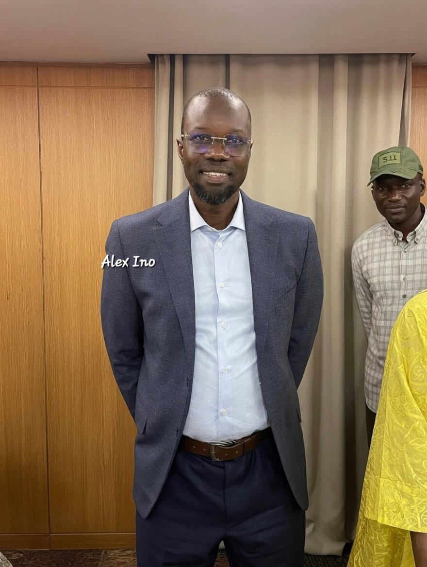 amuyakar_Ndoy's tweet photo. Le président Ousmane #SONKO est #apte à diriger le Sénégal. Son charisme naturel et son intelligence politique rare galvanisent une jeunesse en quête de rupture. L’engouement massif des Sénégalais témoigne d'une adhésion totale à sa vision souverainiste et intègre 🇸🇳✨
#Sonko2029 https://t.co/Ka134YQPc3