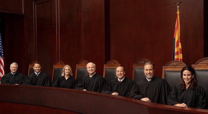 PatriotVoiceQ's tweet photo. 🚨BREAKING: The Ninth Circuit Court of Appeals has ruled that Arizona voters must provide proof of citizenship to vote.
Do you support this decision?
YES or NO?
If Yes, Give me a THUMBS-UP👍! https://t.co/s8zEirBvvE