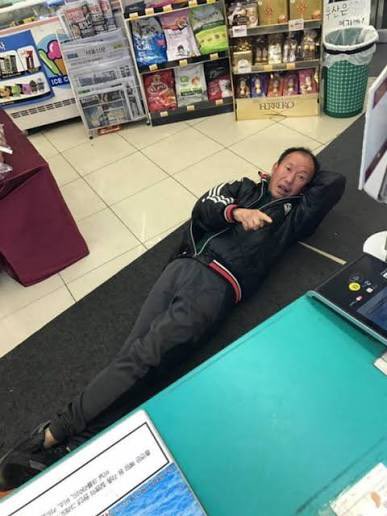 아니 그러니까 지금 은수원 씨가
은행에서 2짤 같은 상황을 대응 중이시라고?