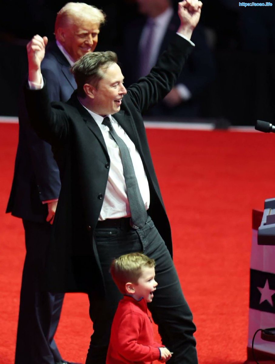 emuskcn's tweet image. 2026年03月15日

星链即将突破万颗卫星，SpaceX正筹备上市，加速建设火星与月球城市。特斯拉启动两百五十亿美元的Terafab项目，量产第五代AI芯片，全力赋能Optimus机器人。我们已彻底转型为物理AI公司。外界热衷... #emusk #ElonMusk