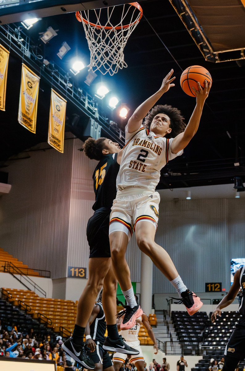 Tobias Bass tweet media