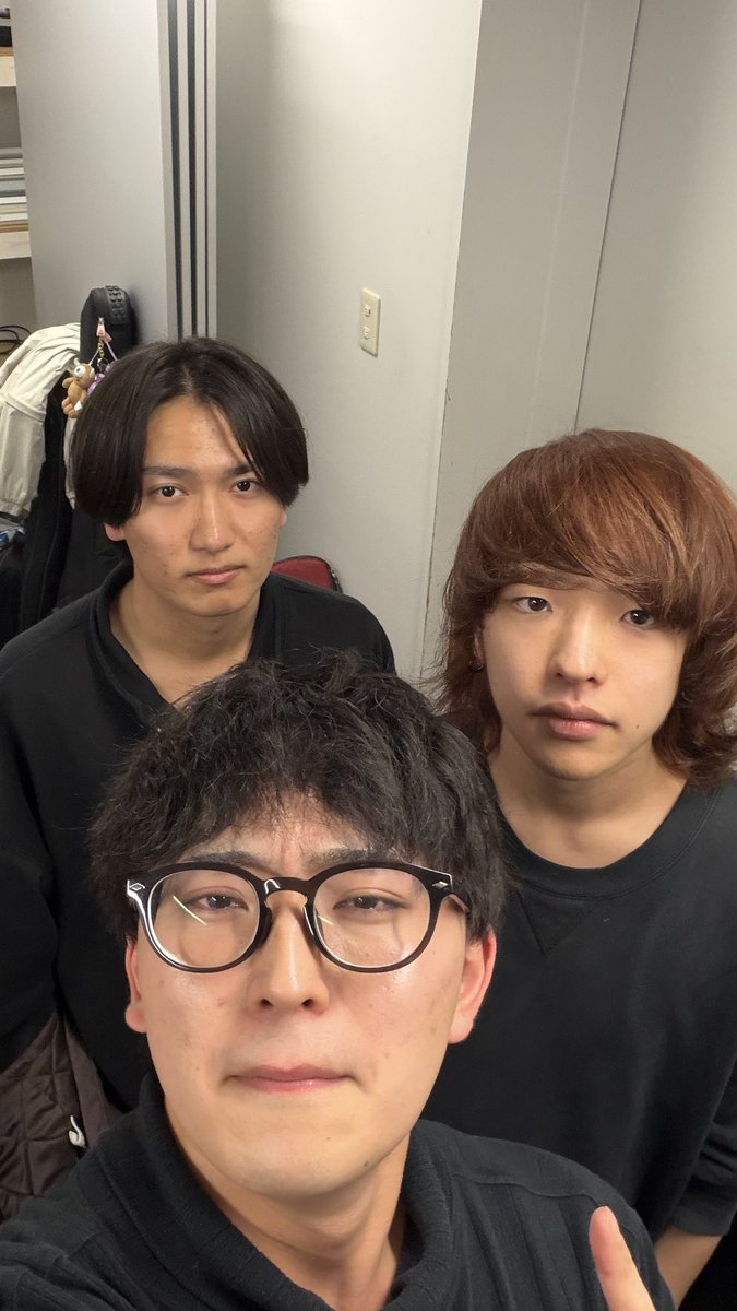 17_saikyou's tweet photo. 学生ライブありがとうございました！
また来年👋

セトリ
1.ホットコーヒー
2.エイプリルフールガール
3.庶幾(2026ver.)
4.もしも...
5.フェイバリットソング(ハンブレッダーズcover)
6.僕らから

p.s.今さら、ミドルマンのインスタアカウントができました👇🏻
https://t.co/xYXw0Lh0pb https://t.co/mBuQY6iWMQ