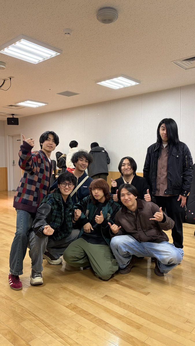 17_saikyou's tweet photo. 学生ライブありがとうございました！
また来年👋

セトリ
1.ホットコーヒー
2.エイプリルフールガール
3.庶幾(2026ver.)
4.もしも...
5.フェイバリットソング(ハンブレッダーズcover)
6.僕らから

p.s.今さら、ミドルマンのインスタアカウントができました👇🏻
https://t.co/xYXw0Lh0pb https://t.co/mBuQY6iWMQ