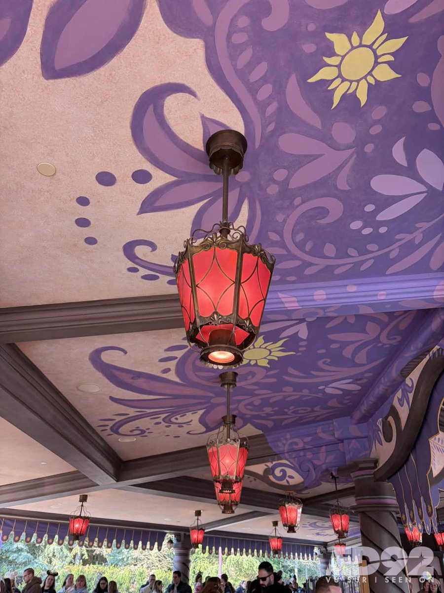 ED92Magic's tweet image. Sailing around with lanterns and music on Raiponce Tangled Spin inside Disney Adventure World 💜

A charming little spin through the world of Tangled!

#Rapunzel #TangledSpin #DisneyAdventureWorld