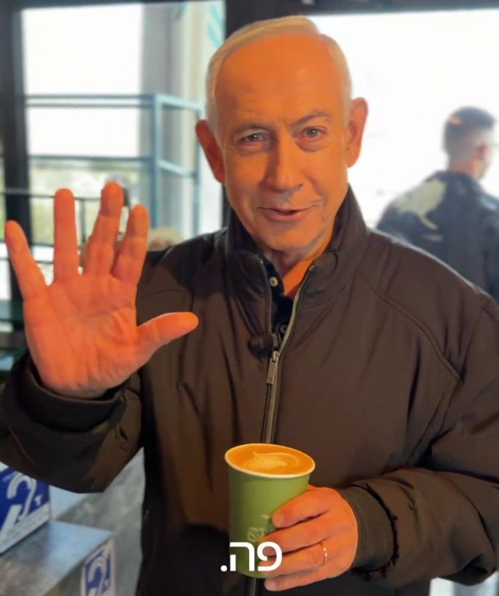 ایلیایولی🇮🇷 tweet media