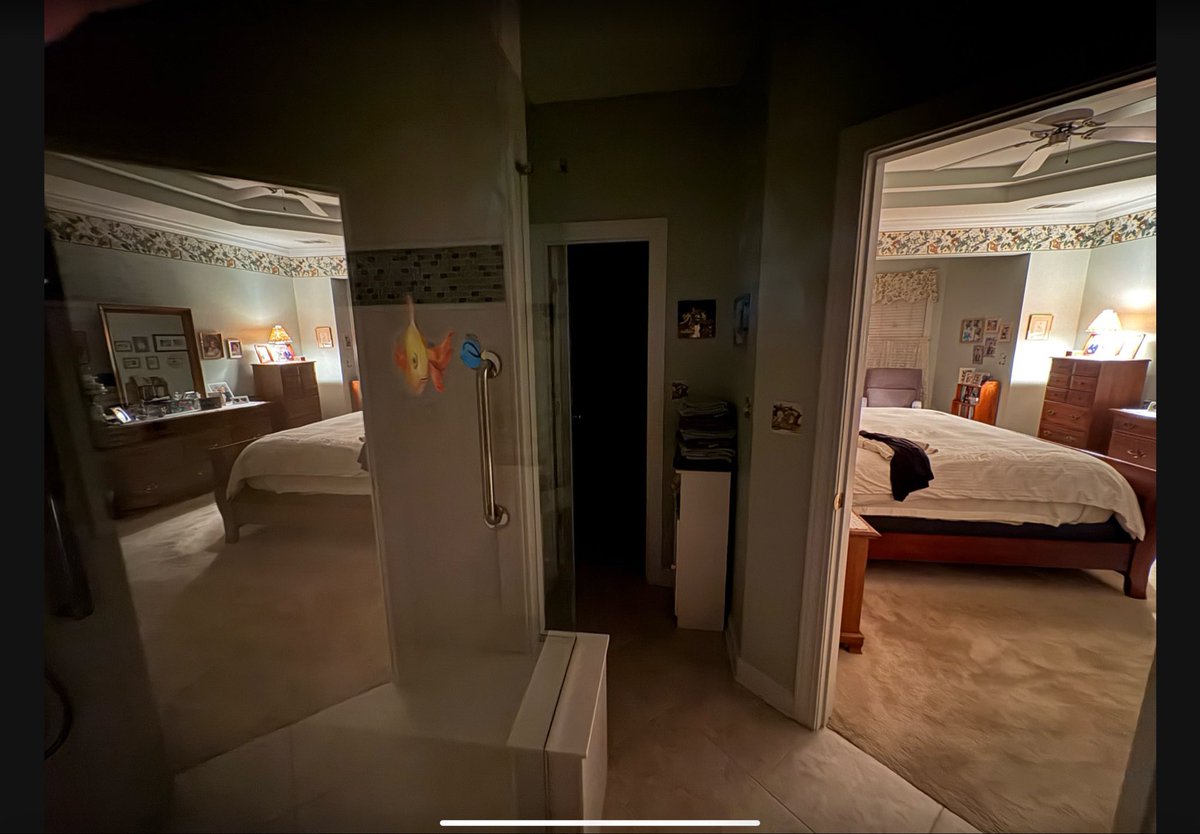 ccalthrop's tweet photo. Grok videos…
Photo of my bedroom reflected in the shower mirror.
Grok, go right into my world, 
Now go left into my alternate universe.
Weird! 
Nightmare stuff!😳 https://t.co/D5WeuPJyRH