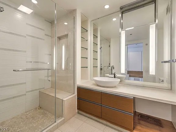 Chris Holmes tweet media