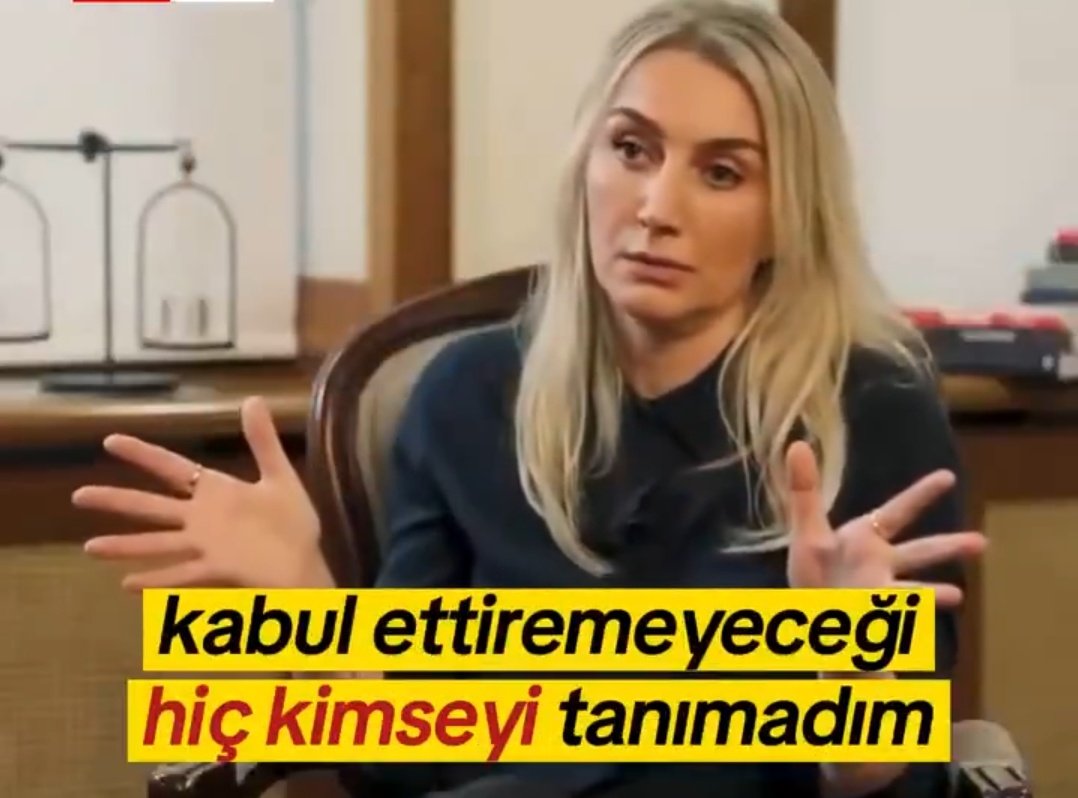 🔴 Dilek İmamoğlu, "Ekrem beyin kendini sevdiremeyecegi, kabul ettiremeyecegi kimseyi tanımadım" demiş.

Biz niye görünce kusasımız geliyor acaba?
 Gelsinde bir de bize sevdirmeyi denesin